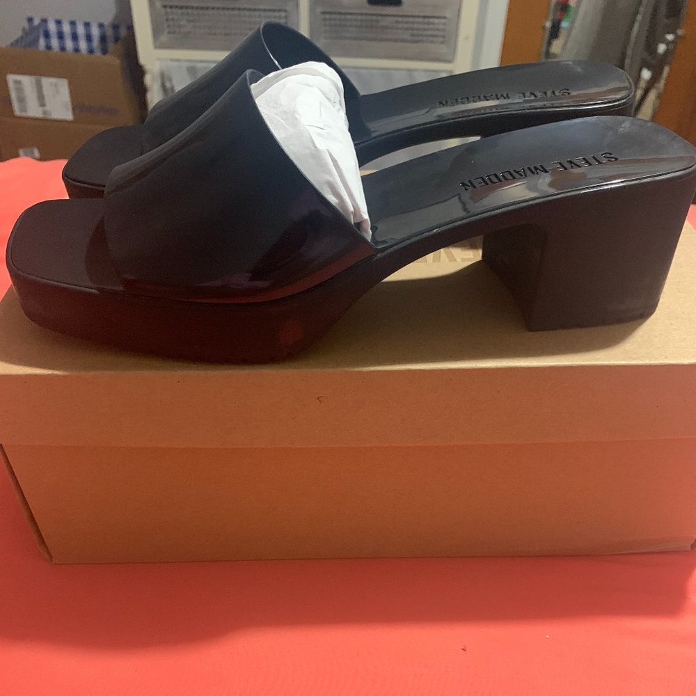 Steve Madden Harlin Women's chunky 2 inch heel open square toe sandal